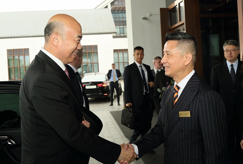 Vice Premier of the State Council of China Liu Guozhong at the Beijing Hotel
